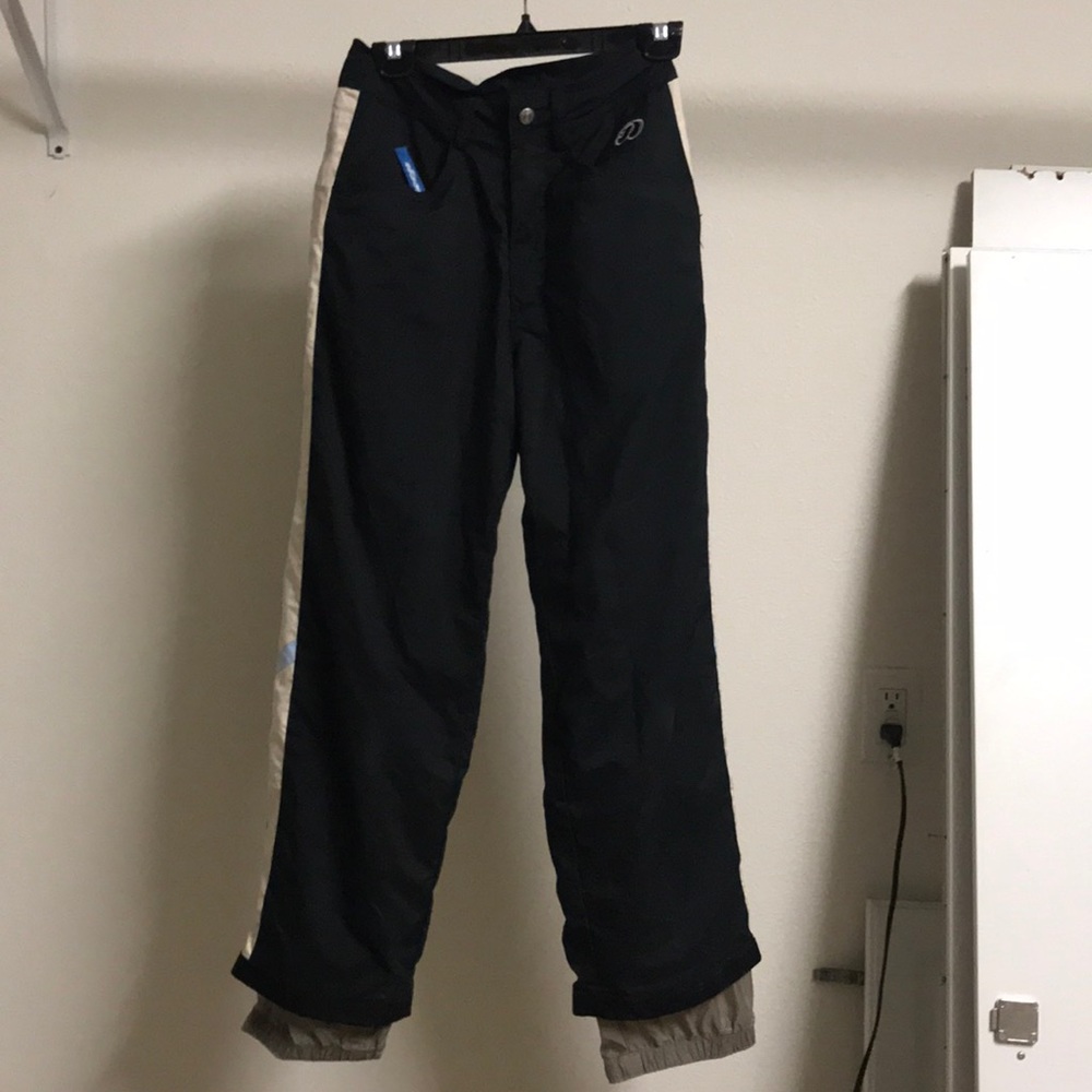 Women’s snowboard pants